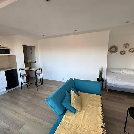 Cosy Avec Terrasse A Deux Pas De La Gare Apartament *